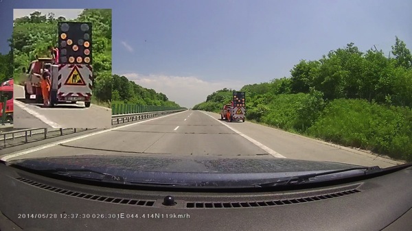 Ocolire prin tufe mov Still001